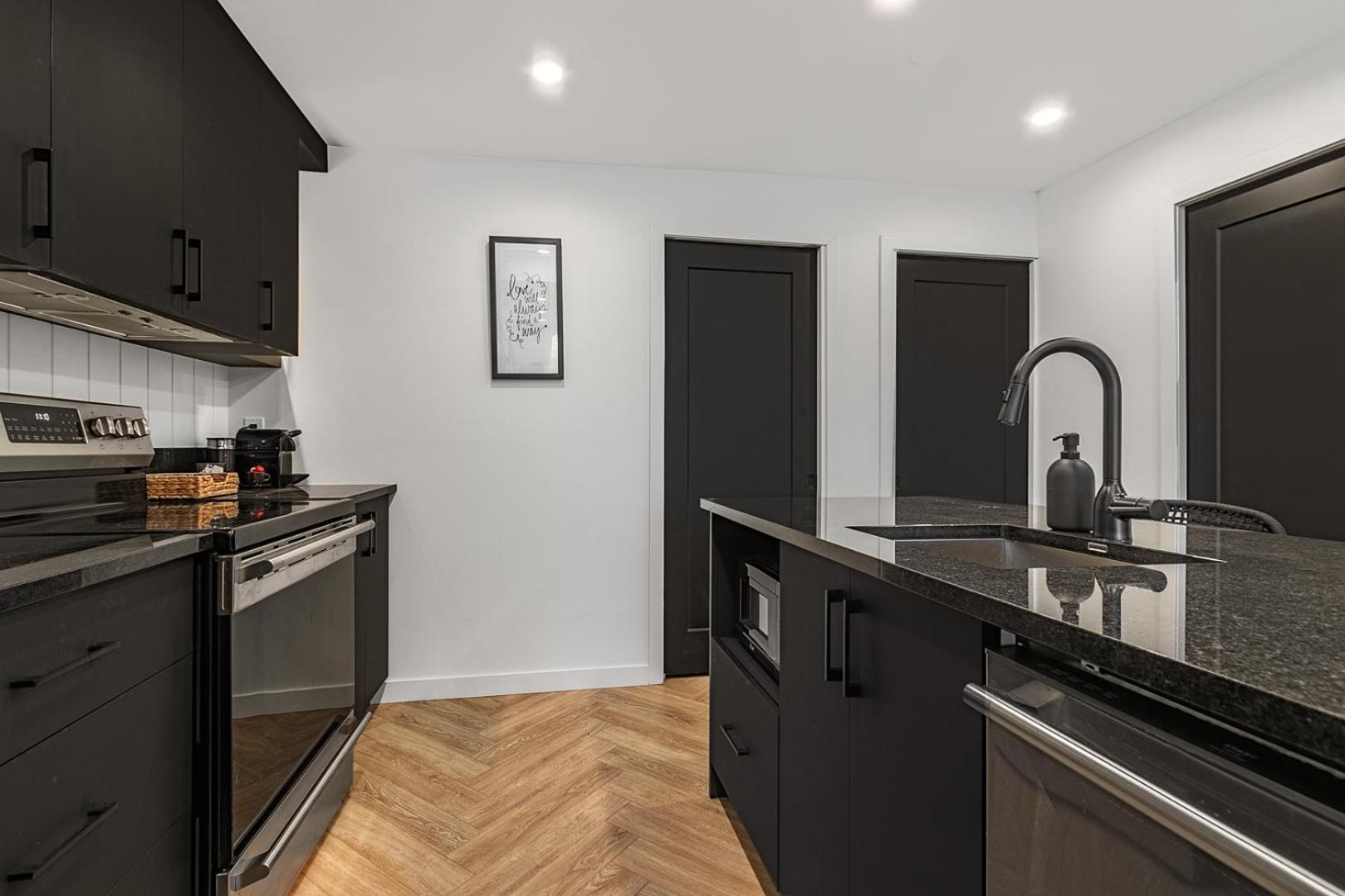Les Appartements Du 300 Québec Eksteriør bilde